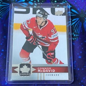 17-18 Upper Deck Team Canada Hockey Card Connor mcdavid. Shipping only in canada